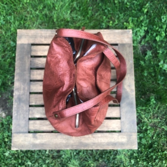 American Leather Company Liberty Shopper  Brandy Tooled Purse - Picture 7 of 11